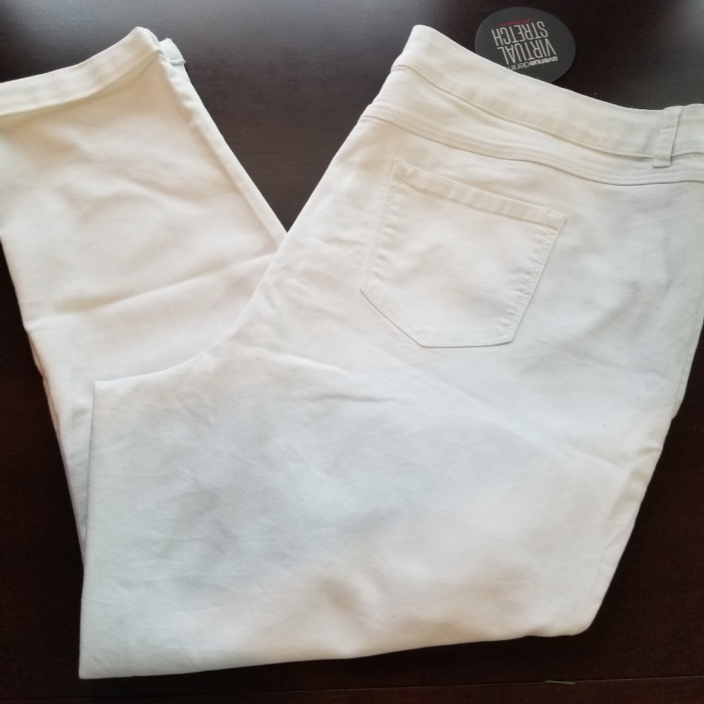 NWT Avenue Virtual Stretch Sz 26 White Ankle Jeans